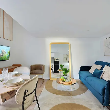 A Proximite De Paris * Le Kremlin-Bicêtre