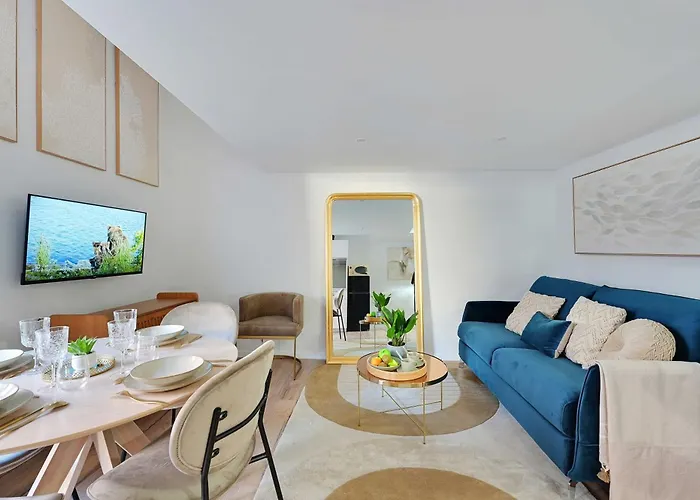 A Proximite De Paris * Le Kremlin-Bicêtre