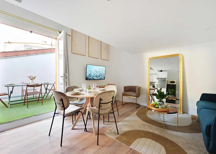 A Proximite De Paris *